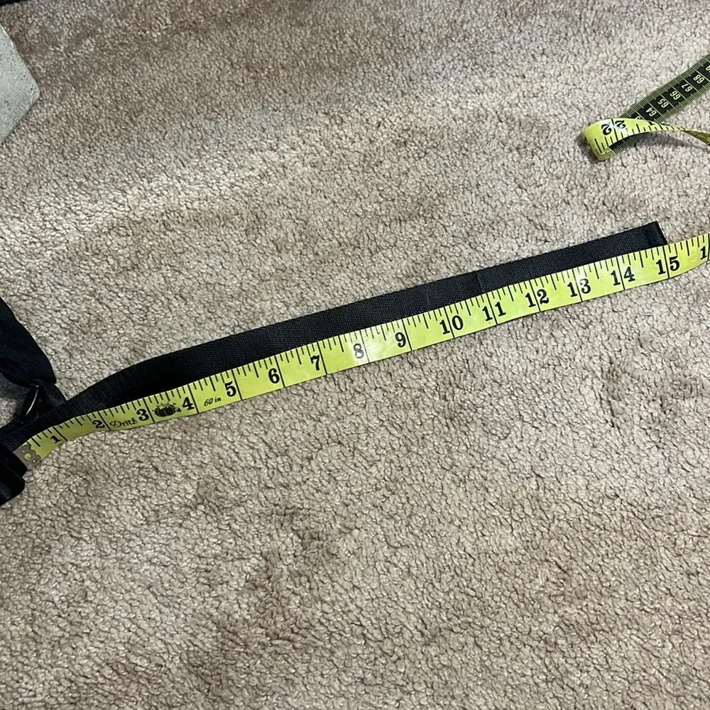 GUESS SLING BAG - Picture 6 of 8